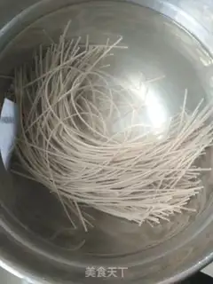 Make Tomato mushroom noodles step 0