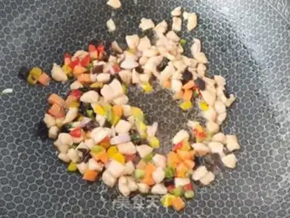 Make Five-colour chicken fried rice step 7