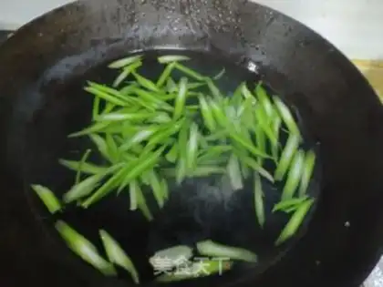 Make Wood-crumbed celery step 2