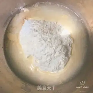 Make Leaf-shaped yellow bag step 1