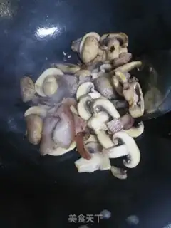 Make Pork-breathed fried garden mushrooms step 4