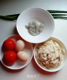 Make Tomato egg noodles step 0
