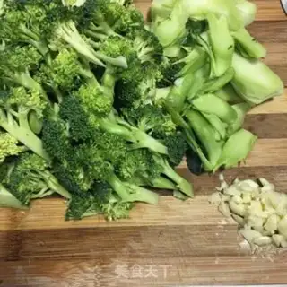 Make Garlic broccoli step 0