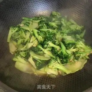 Make Garlic broccoli step 4