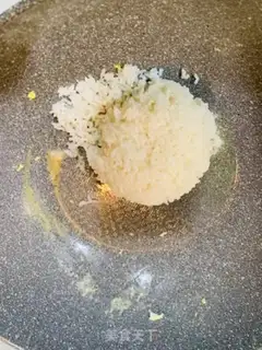 Make Tomato egg fried rice step 1