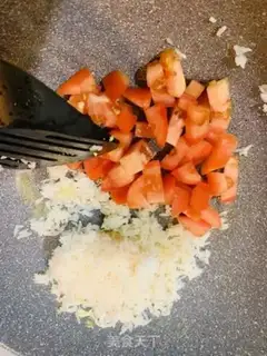 Make Tomato egg fried rice step 2