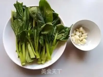 Make Garlic cabbage step 1
