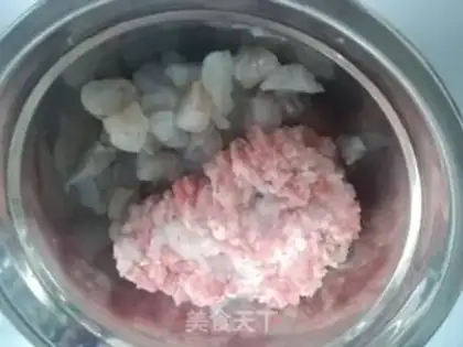 Make Horseshoe shrimp dumplings step 3
