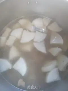 Make Pork bones, mushroom soup step 3