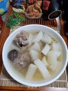Make Pork bones, mushroom soup step 4