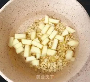 Make Apple oatmeal step 4