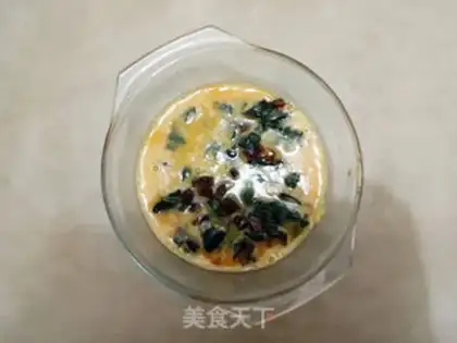 Make Pine omelet egg sausage step 4