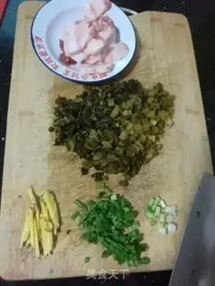 Make Five flowers and sour step 0