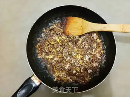 Make Shrimp sauce fried eggs step 5