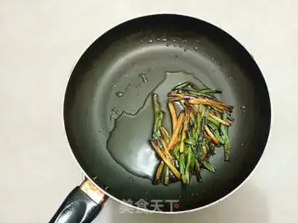 Make Onion noodles step 1