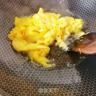 Make Tomato fried eggs step 3