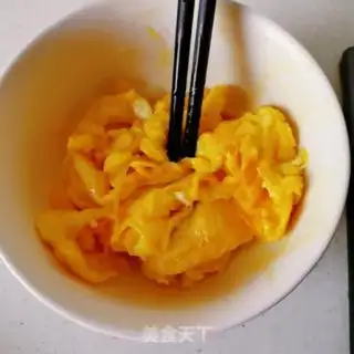 Make Tomato fried eggs step 4