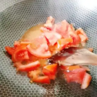 Make Tomato fried eggs step 5