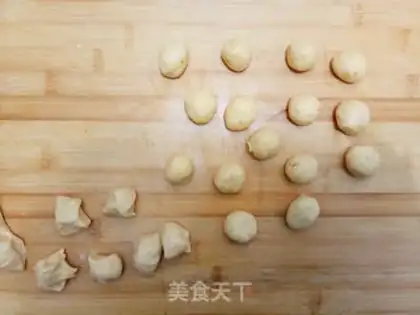 Make Potato ashball step 5