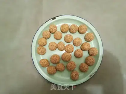 Make Potato ashball step 7