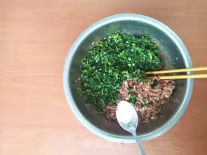 Make Little cabbage pork dumplings step 5