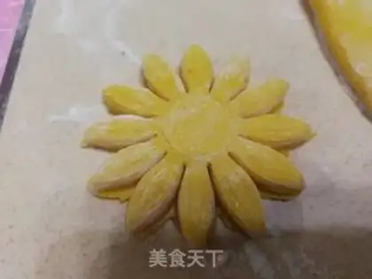 Make Cute flower step 5