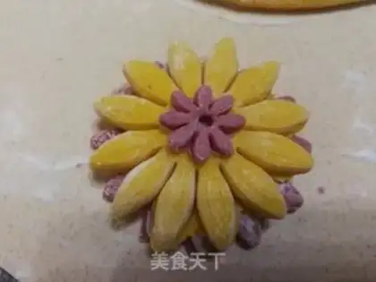 Make Cute flower step 7