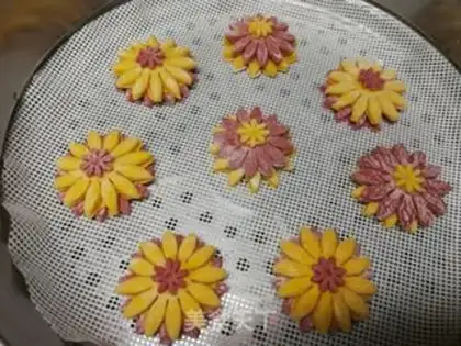 Make Cute flower step 8