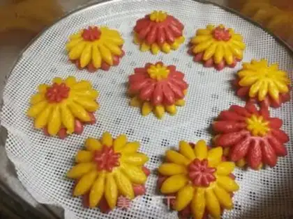 Make Cute flower step 9