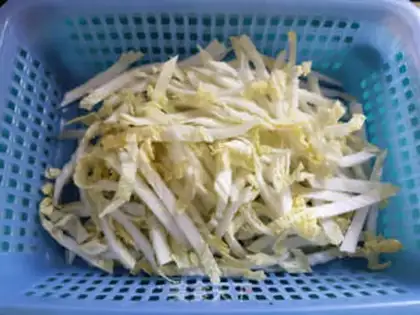 Make Spicy cabbage step 0