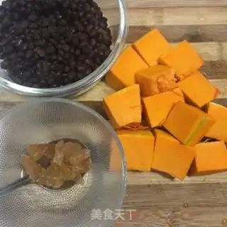 Make Pumpkin bean soup step 0
