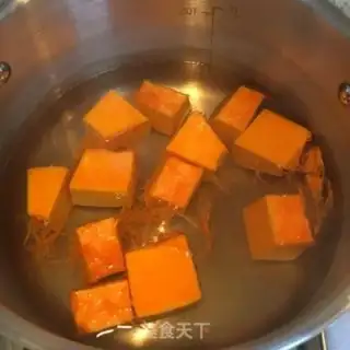 Make Pumpkin bean soup step 1