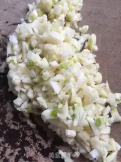 Make Garlic beans, steamed chicken wings step 3