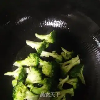 Make The broccoli fried abalone step 2