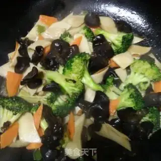 Make The broccoli fried abalone step 3