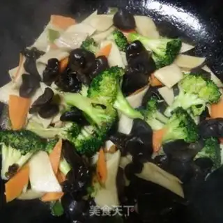 Make The broccoli fried abalone step 4