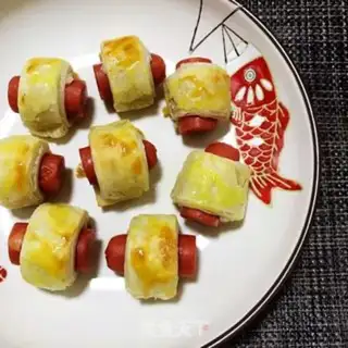 Make Hand-to-hand wiener roll step 4