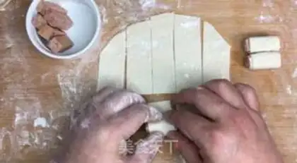 Make Lunch mascara step 2