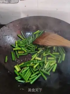 Make Scrambled eggs step 3