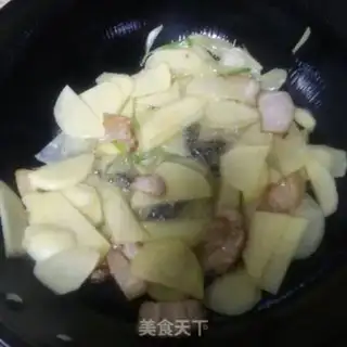 Make Five-flower tofu potato stew step 3