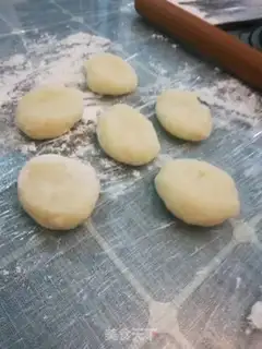 Make Mango Snowmen step 4