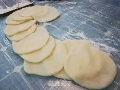 Make Mango Snowmen step 5