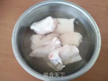 Make Pig hoof and soybeans step 1