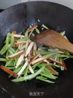 Make Celery fried beans step 3