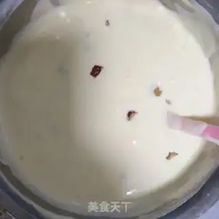 Make Cut the red date cake step 9