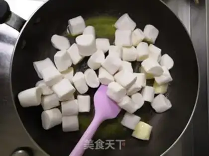 Make Coco, black, snow souffle step 4