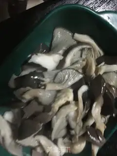 Make Garlic fried mushrooms step 3