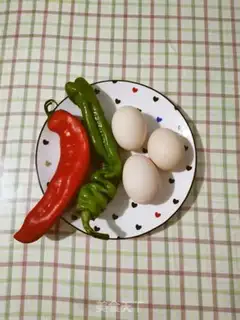 Make Cream pepper fried eggs step 0