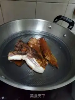 Make Pork-to-hot medicine step 1