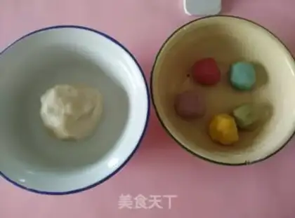 Make Rainbow Spiral Souffle step 0